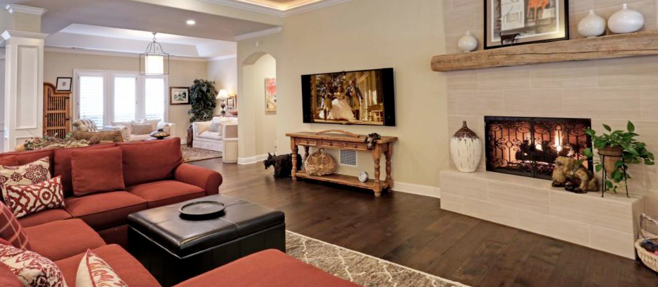 This design approach emphasizes the beauty of the flooring, making it a focal point in the room.